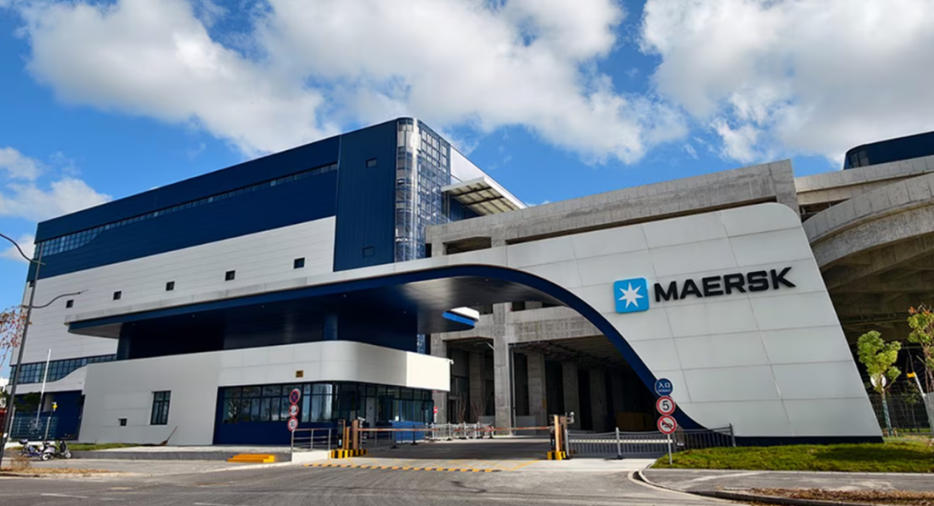 Smart_Green_Logistics_Flagship_Hub_01.jpg